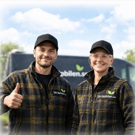 Personal från Skräpbilen efter utförd bortforsling av avfall